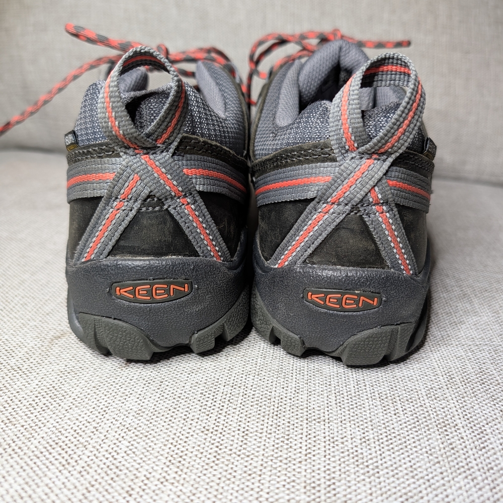 Keen Black and Red Hiking Shoes - Picture 4 of 6